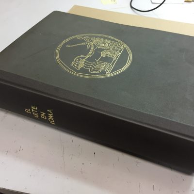 RESTAURACIÓN DE LIBRO ANTIGUO CON TÍTULO DORADO