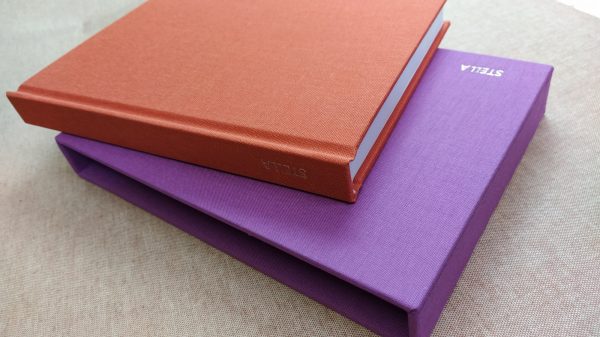 CONJUNTO DE LIBRO Y FUNDA A MEDIDA